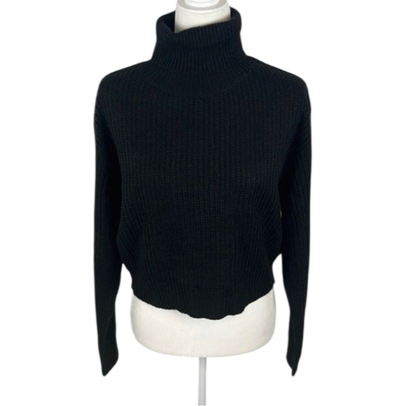 Nasty Gal Black Turn On Turtleneck Cropped Sweater Size L NWT - Picture 1 of 9